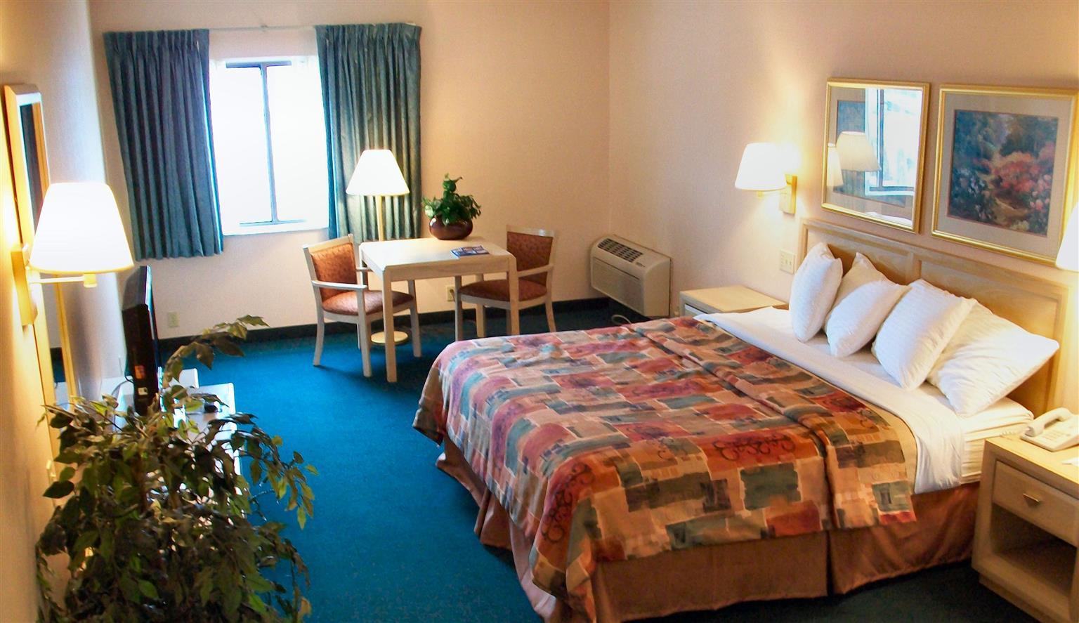 Best Western Port Clinton Room photo