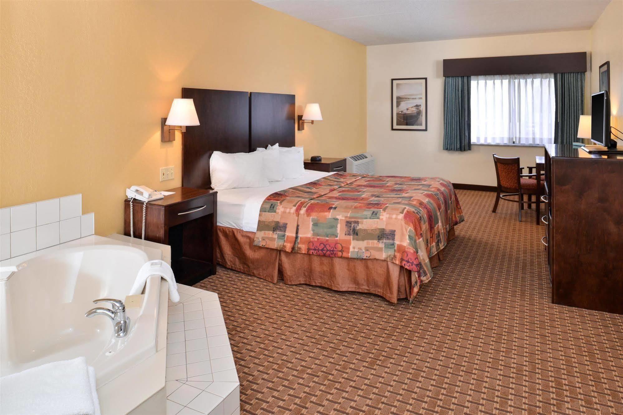 Best Western Port Clinton Exterior photo